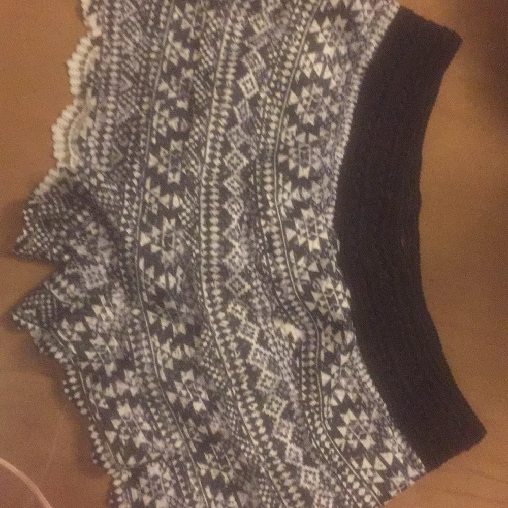 Shorts - Picture 3 of 3